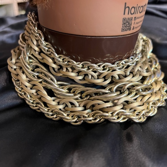 Vintage metal gold chain necklace - Picture 3 of 4